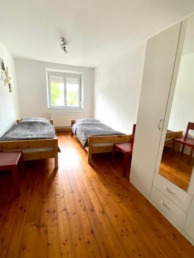 3 Zimmer Apartment Mit Flussblick - Self Check-In 埃根费尔登 外观 照片