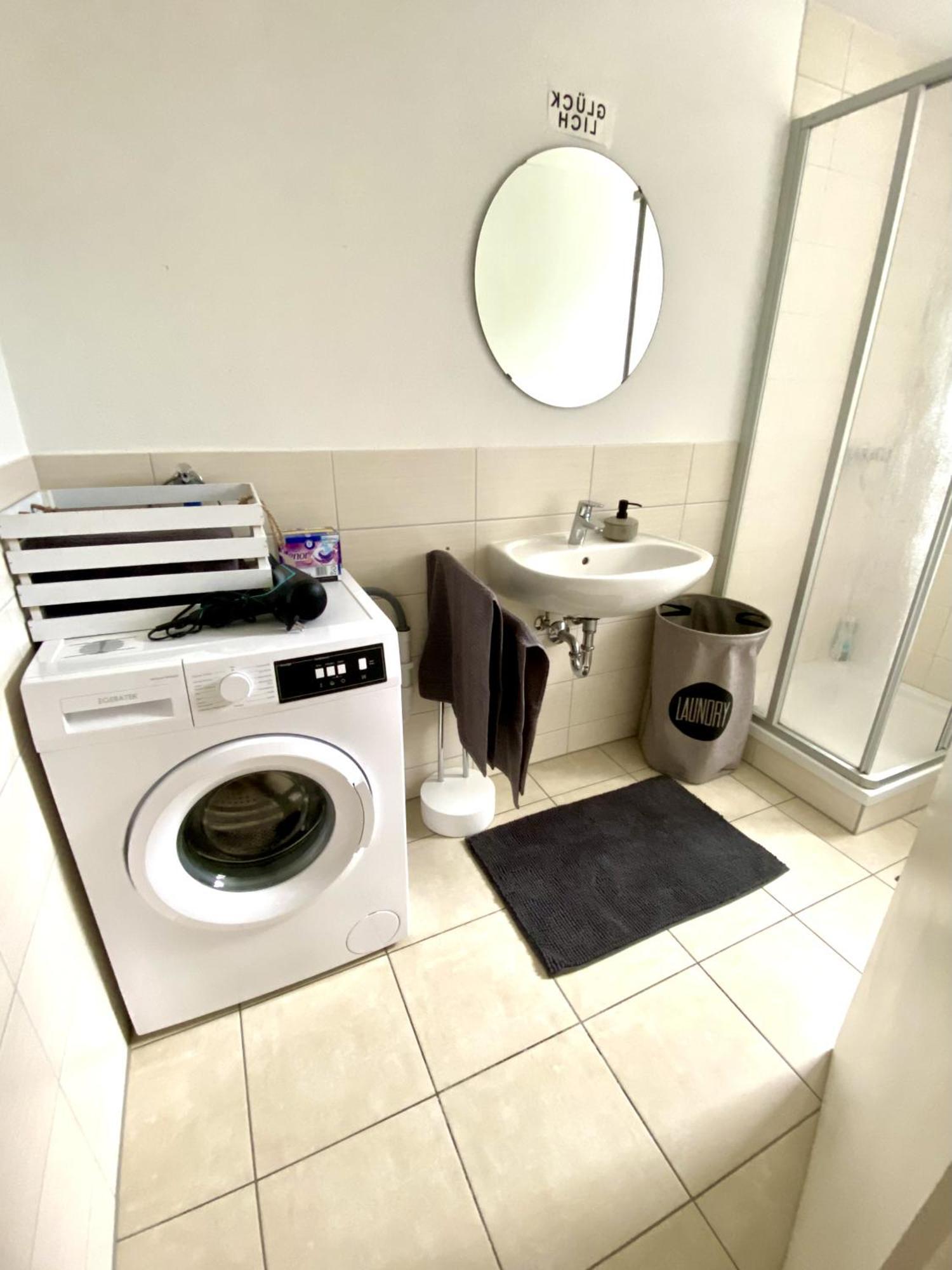 3 Zimmer Apartment Mit Flussblick - Self Check-In 埃根费尔登 外观 照片