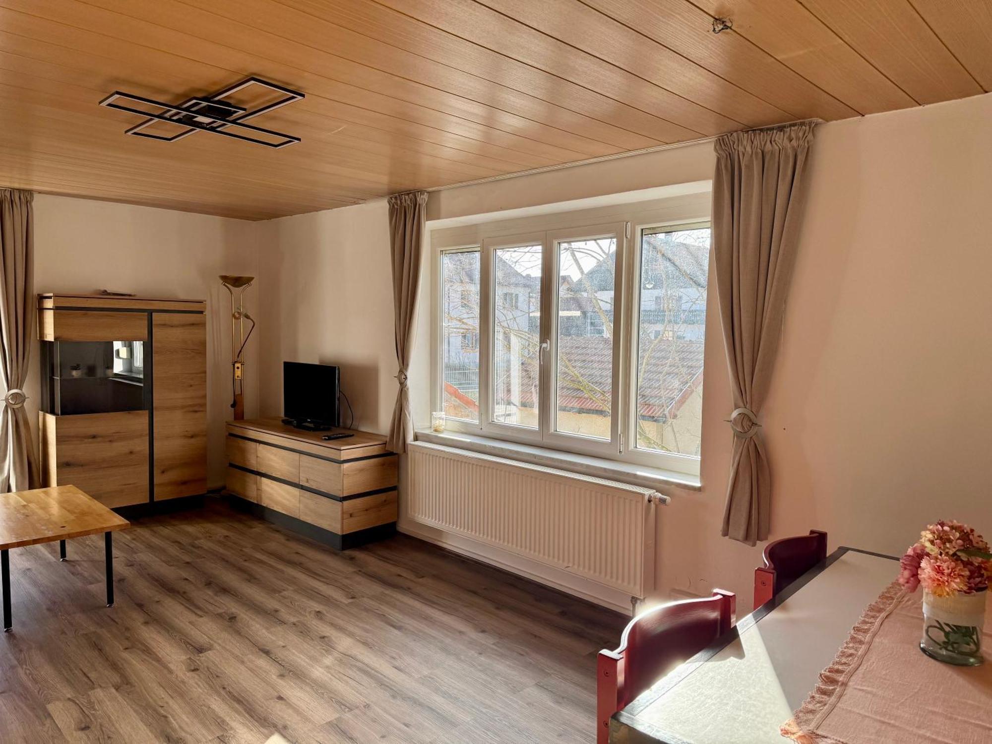 3 Zimmer Apartment Mit Flussblick - Self Check-In 埃根费尔登 外观 照片